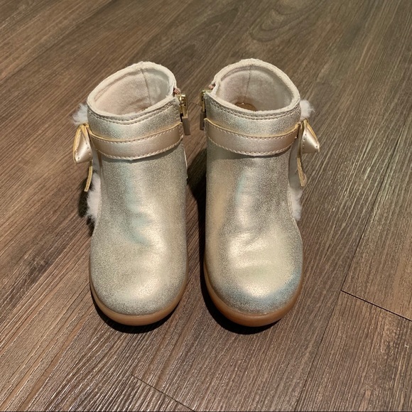 UGG 🔴 Kids Ugg Boot - Picture 2 of 9